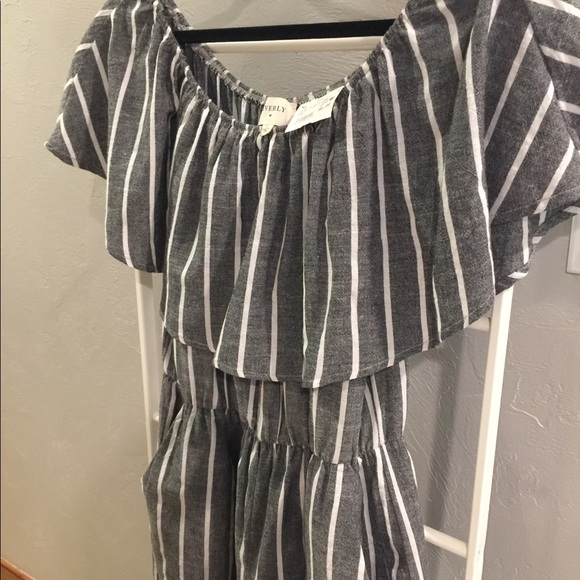 NEW/NEVER WORN one piece cropped jumpsuit - Picture 6 of 6